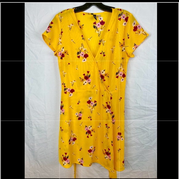 Cute Yellow Sundress - Picture 2 of 8